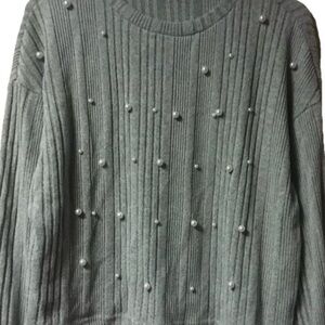 Women’s ~  Sweater ~ Medium  ~ Pearl Detail ~ Excellent Condition